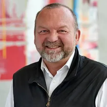 Porträt Prof. Dipl.-Ing. Rudolf Schricker