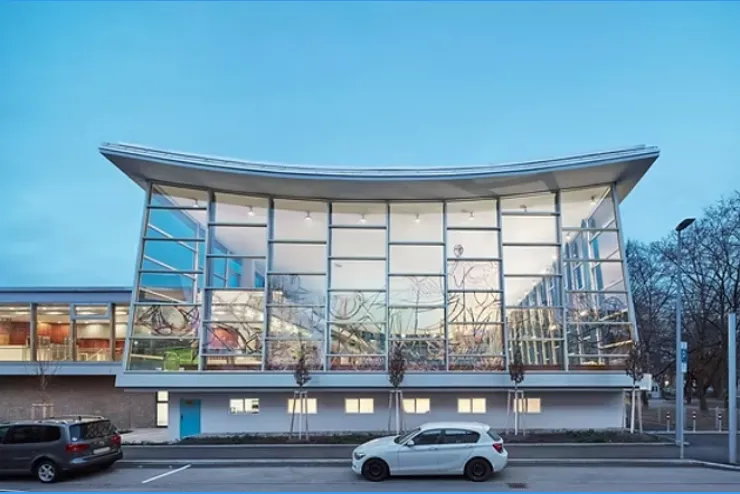 Hallenbad Stuttgart-Feuerbach – denkmalgeschützte Bäderarchitektur der Nachkriegsmoderne
